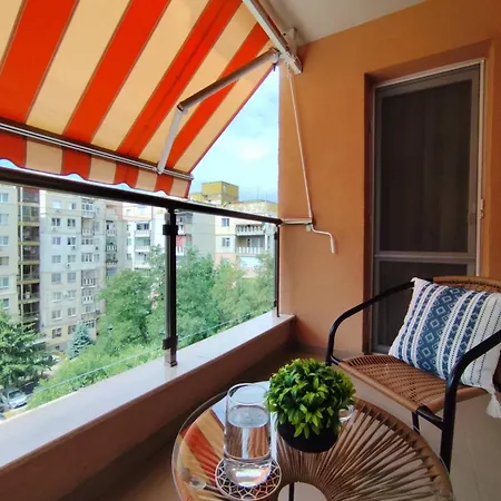 Sofia With Balcony & Free Parking Апартамент Пловдив